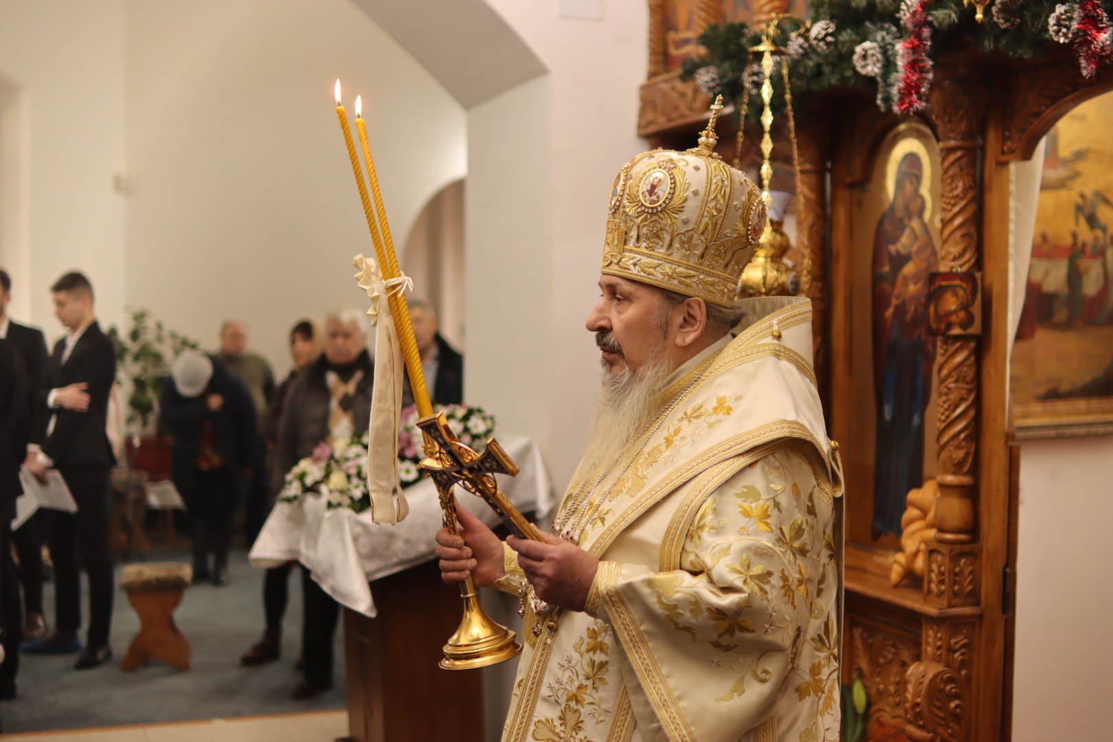 Atmosferă de pace, lumină și bucurie la Paraclisul Mitropolitan de Sărbătoarea Nașterii Domnului