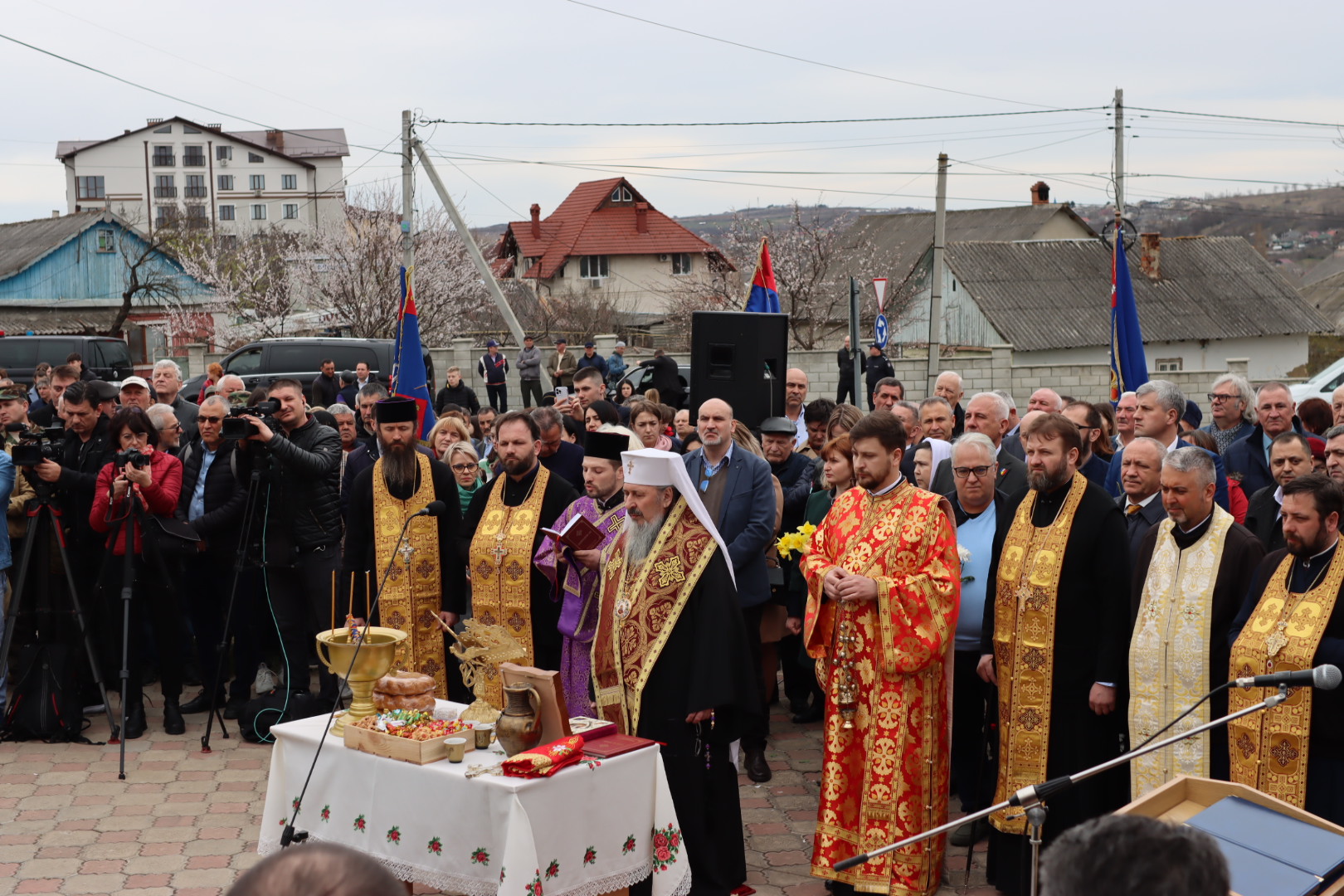 Ceremonie solemnă la Ialoveni. Personalități politice, culturale și religioase din România și Republica Moldova au participat la aniversarea a 105 ani de la Unirea Basarabiei cu România
