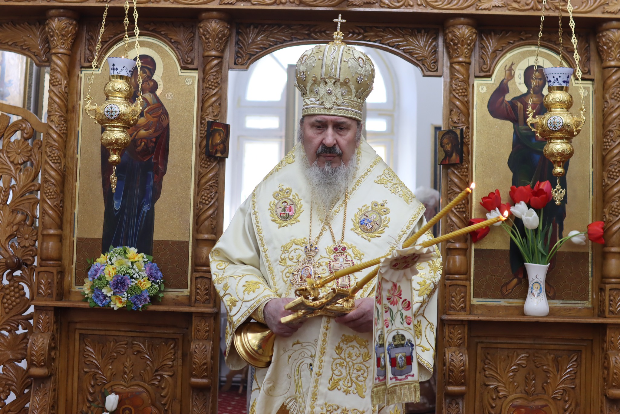 Sfârșitul Săptămânii Luminate marcat prin Sfânta Liturghie în Duminica Sfântului Apostol Toma