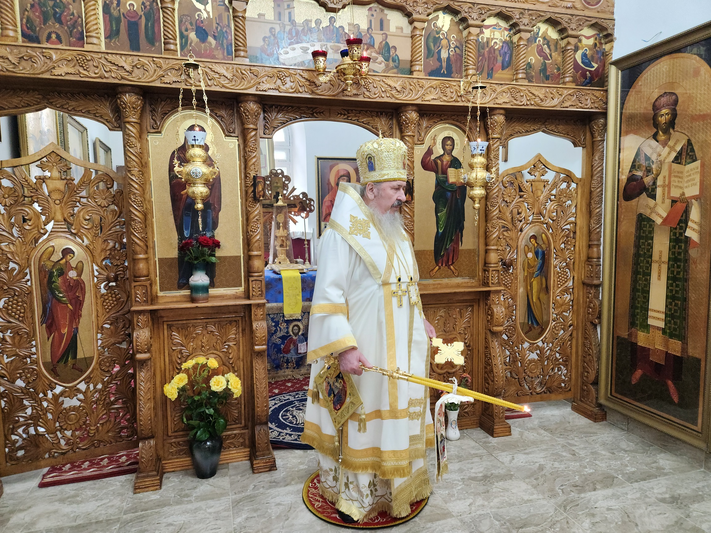 ÎPS Părinte Mitropolit Petru a oficiat Dumnezeiasca Liturghie la Paraclisul „Sfântul Ioan Teologul” în Duminica a 3-a după Pogorârea Sfântului Duh