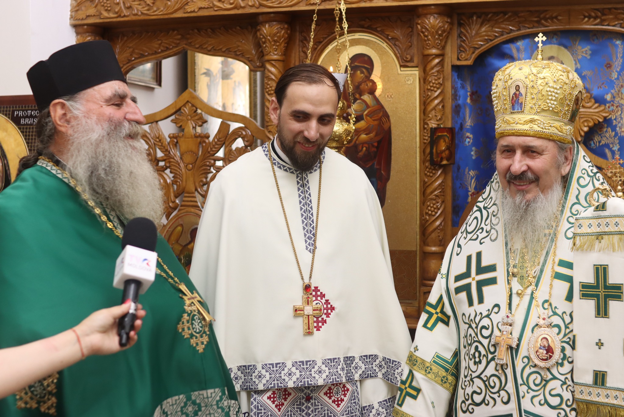 Liturghie și hirotonie în preot, oficiate de Mitropolitul Basarabiei, în Duminica Tuturor Sfinților Români