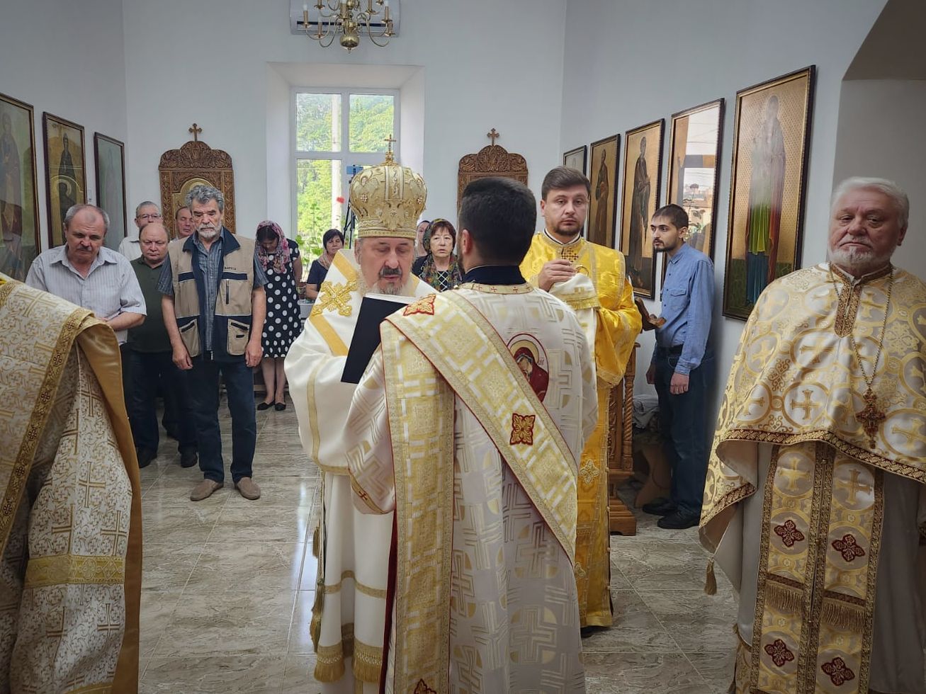 Sfânta Liturghie arhierească în Duminica a V-a după Rusalii, o experiență duhovnicească îmbogățitoare