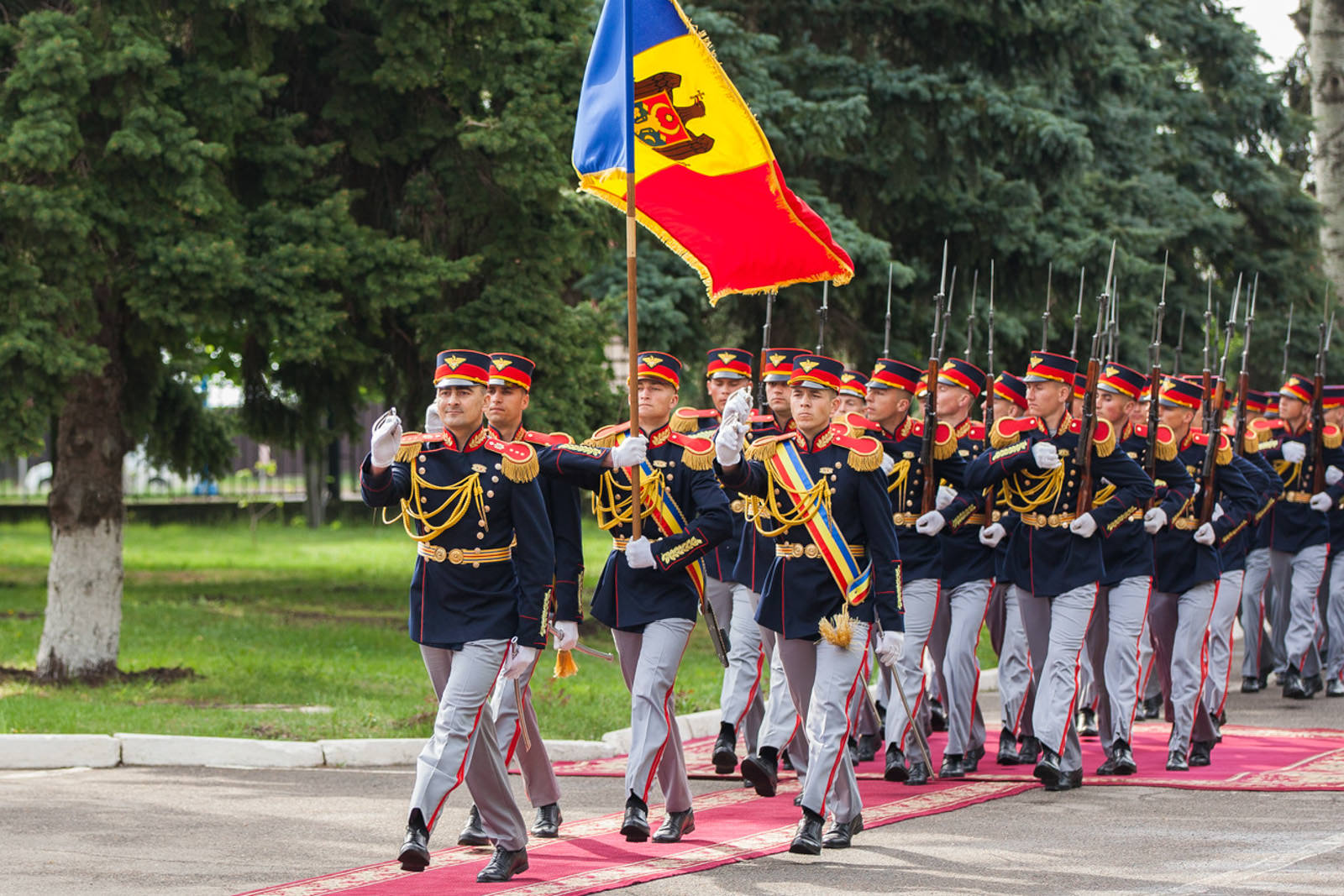 ÎPS Părinte PETRU transmite un mesaj de Ziua Armatei  Naționale a Republicii Moldova