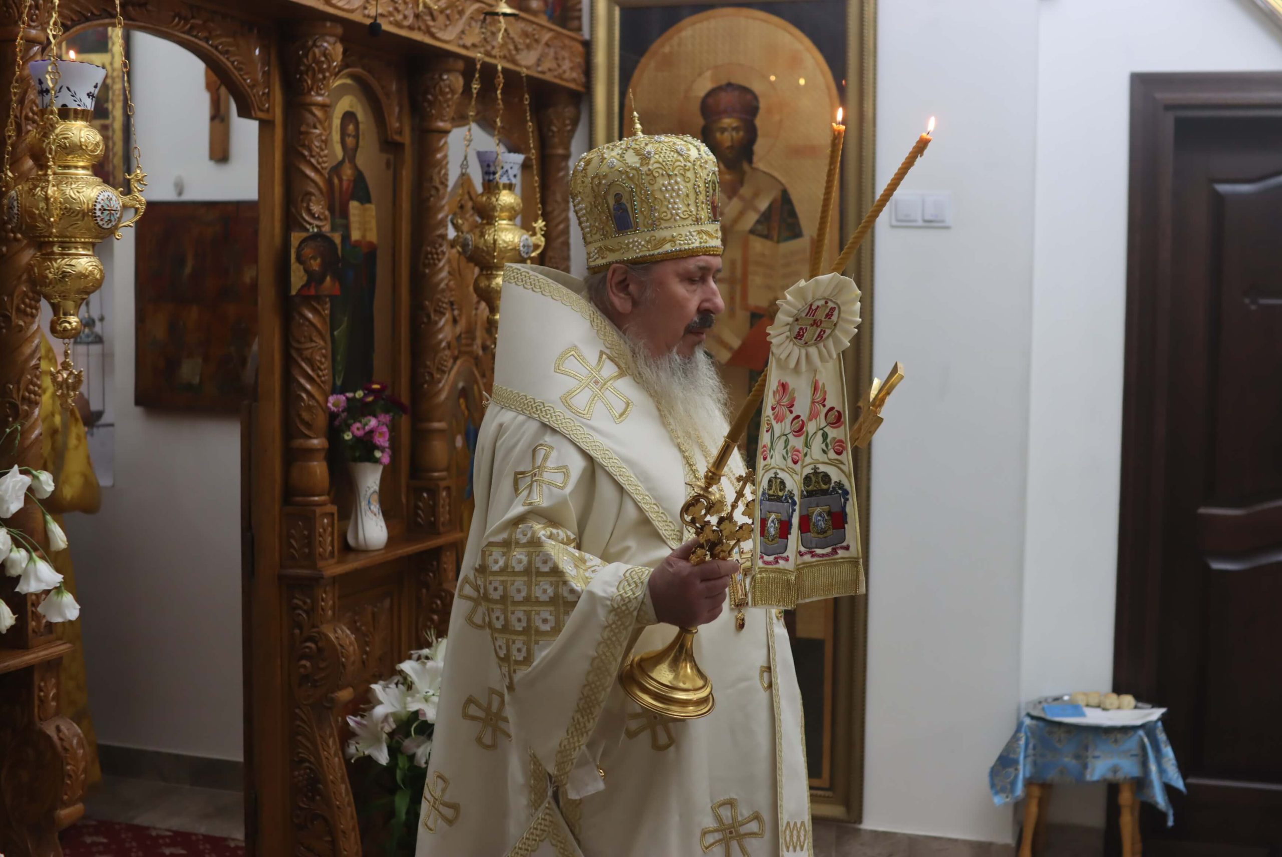 Pilda lucrătorilor viei: ÎPS Părinte PETRU îndeamnă la iubire față de Dumnezeu și de Biserică, în Duminica a XIII-a după Rusalii