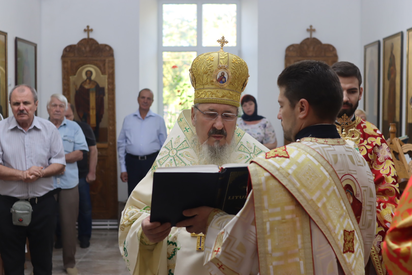 Sfânta Liturghie din Duminica a 14-a după Rusalii: Pilda nunții fiului de împărat explicată de Înaltpreasfințitul Părinte Mitropolit PETRU