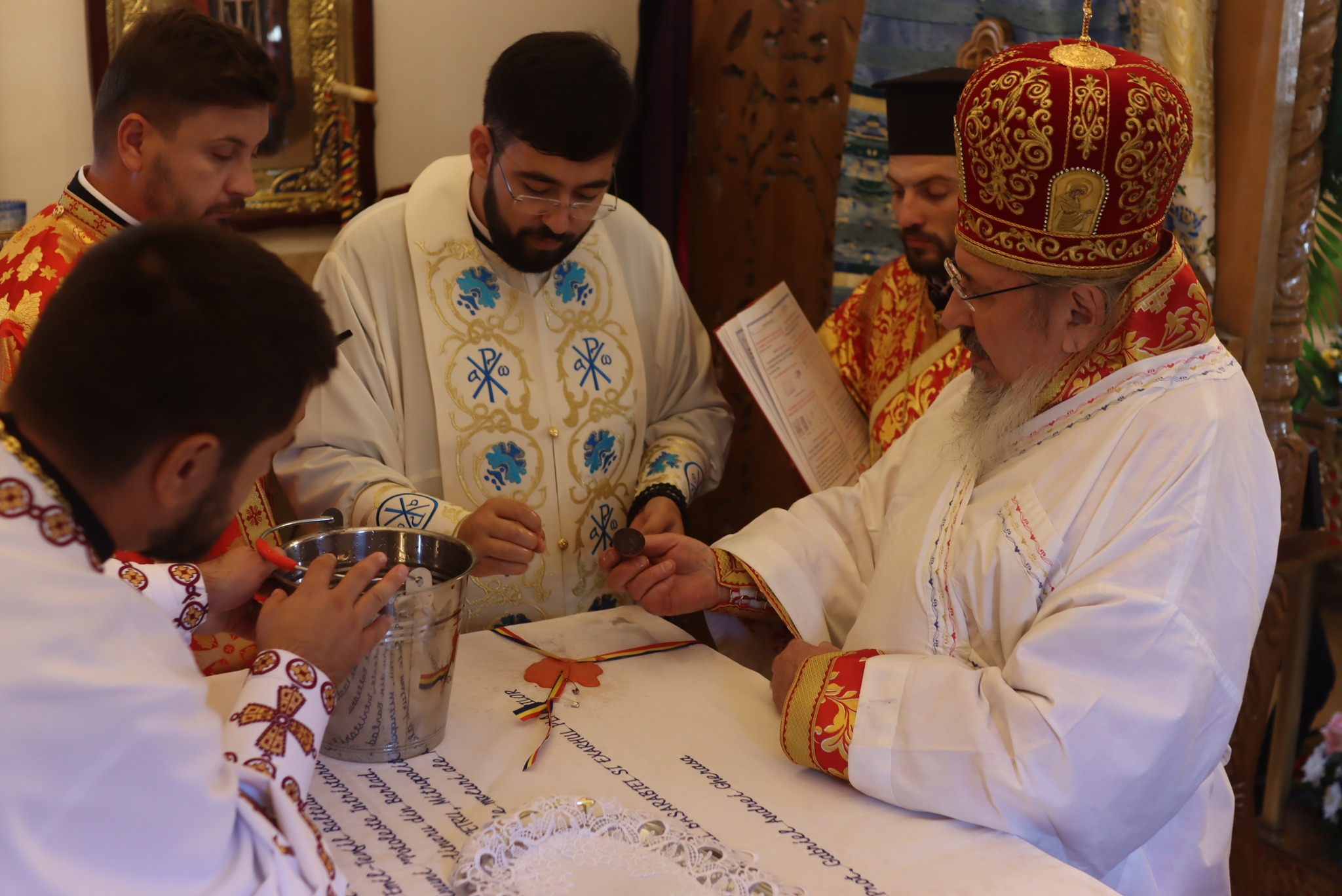 Sfințirea Bisericii „Sfinții Martiri Brâncoveni și Sfântul Ioan Iacob Hozevitul” din Floreni – Un moment de sărbătoare și de recunoștință