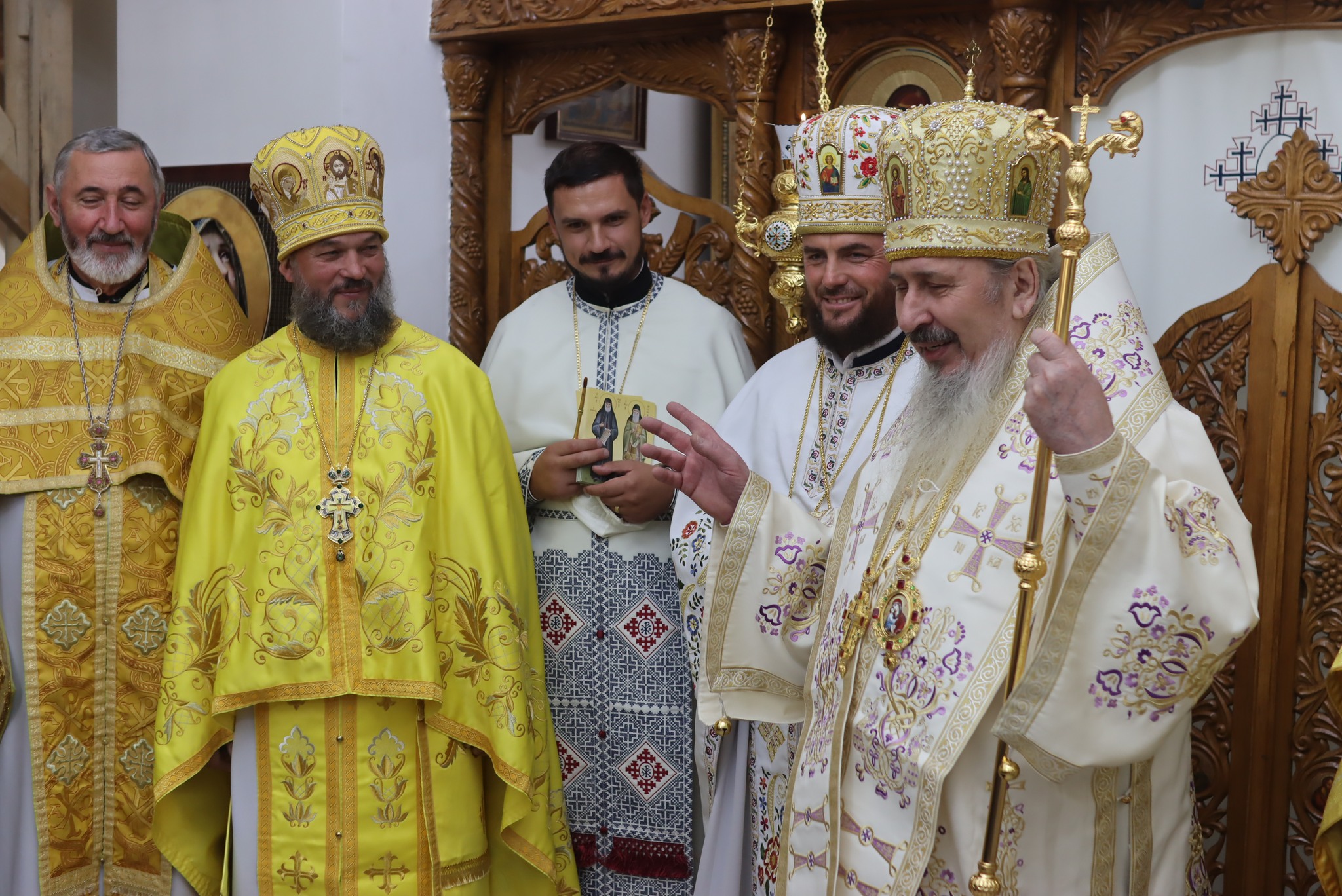 Hramul Paraclisului Mitropolitan „Sfântul Ioan Teologul” – Un Răsărit de Lumină și Bucurie Duhovnicească