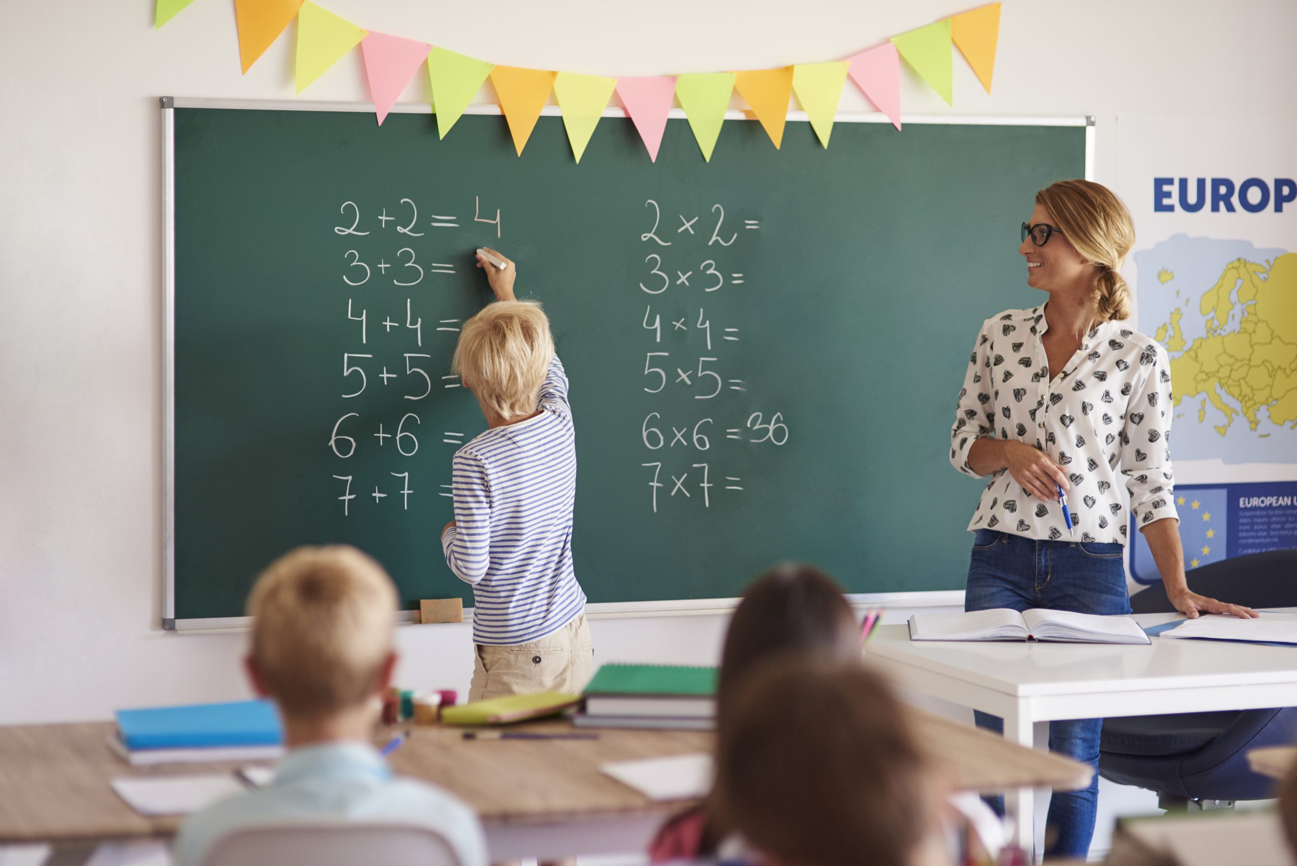 Ziua Internațională a Profesorului: ÎPS Părinte PETRU mulțumește cadrelor didactice pentru munca lor nobilă