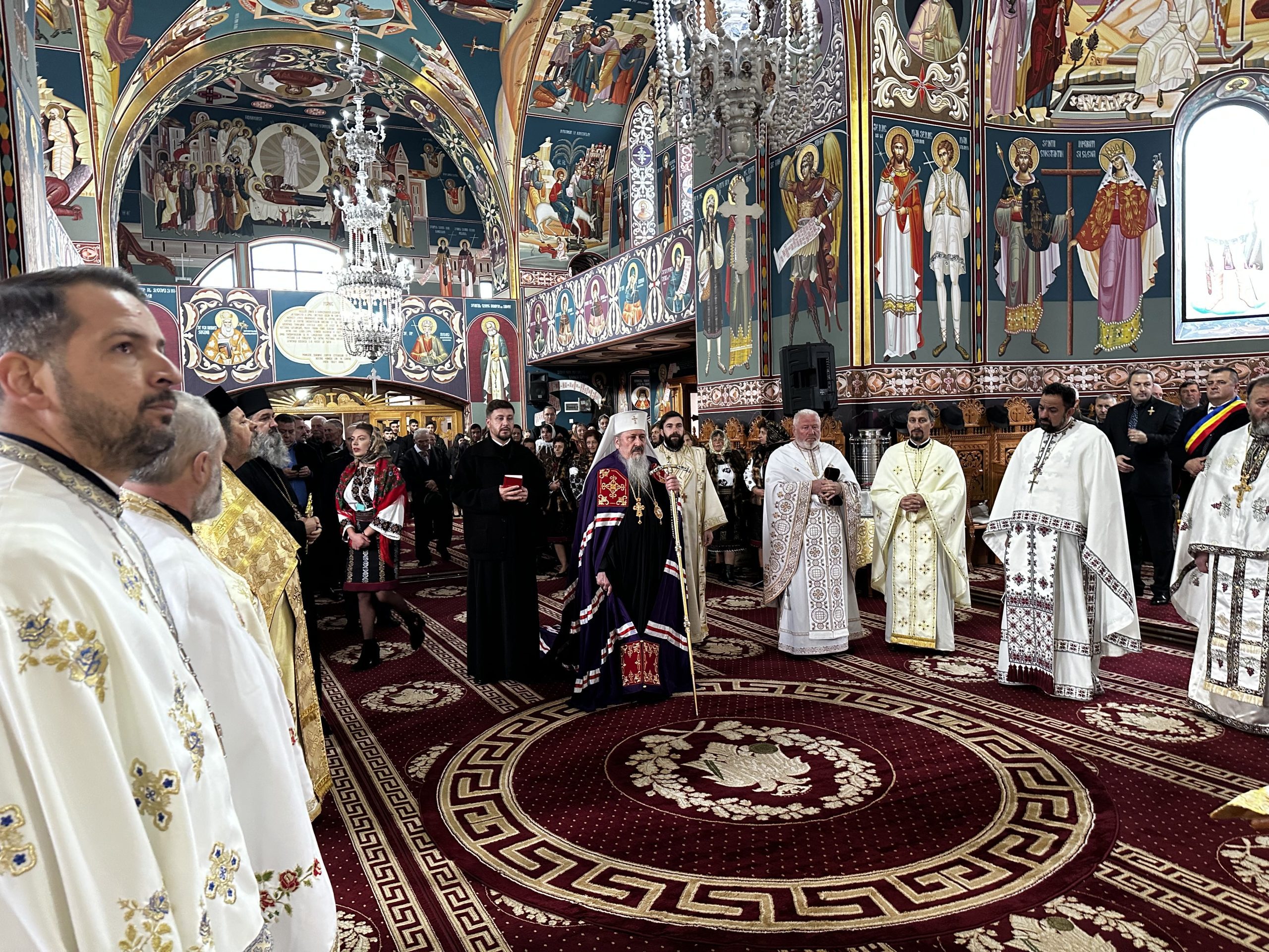 Sărbătoare și rugăciune în Parohia „Sfinții Arhangheli Mihail și Gavriil” din Breaza I, județul Suceava