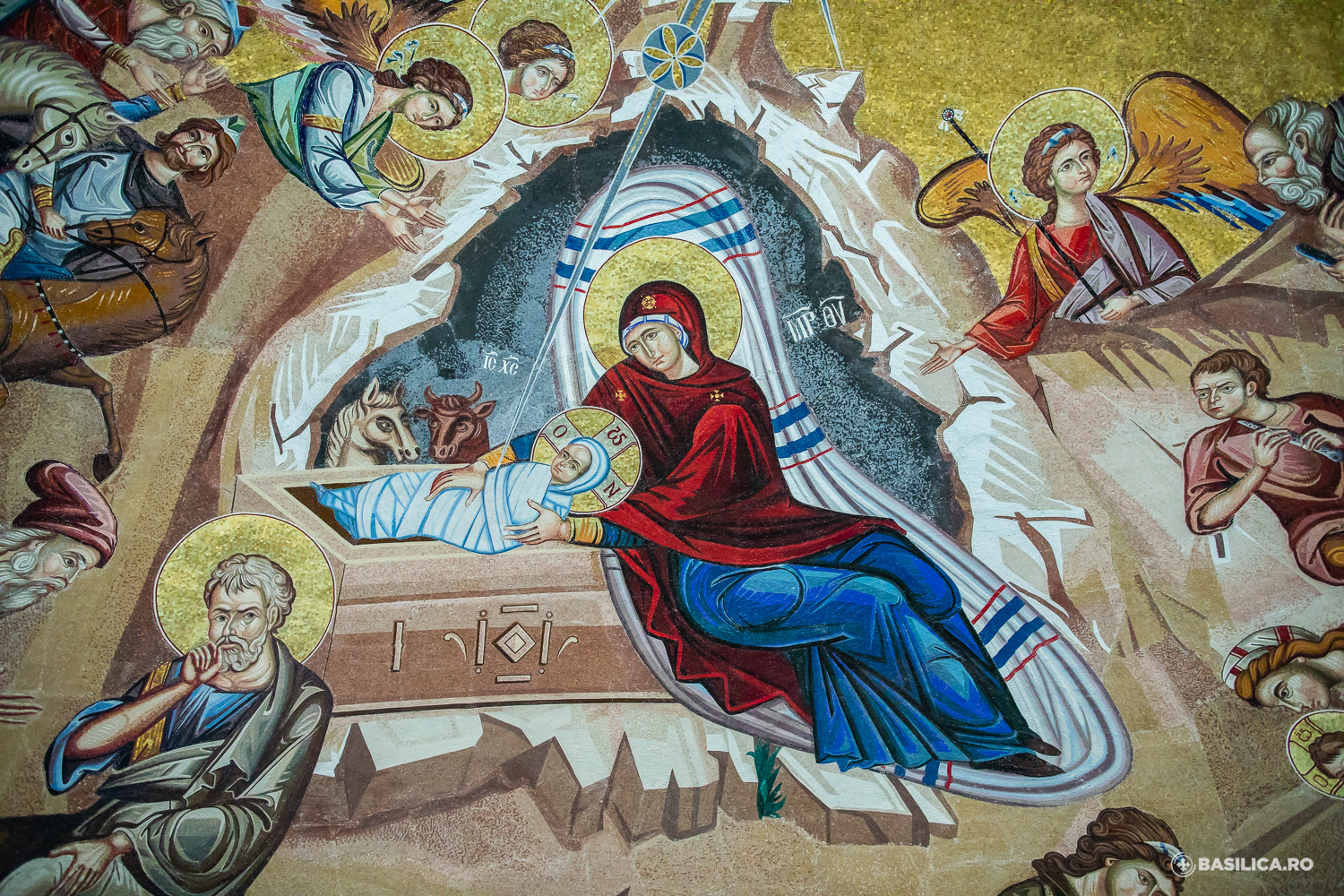 Pastorala de Crăciun a Patriarhului Daniel: Nașterea Domnului sărbătorită în cântările Bisericii