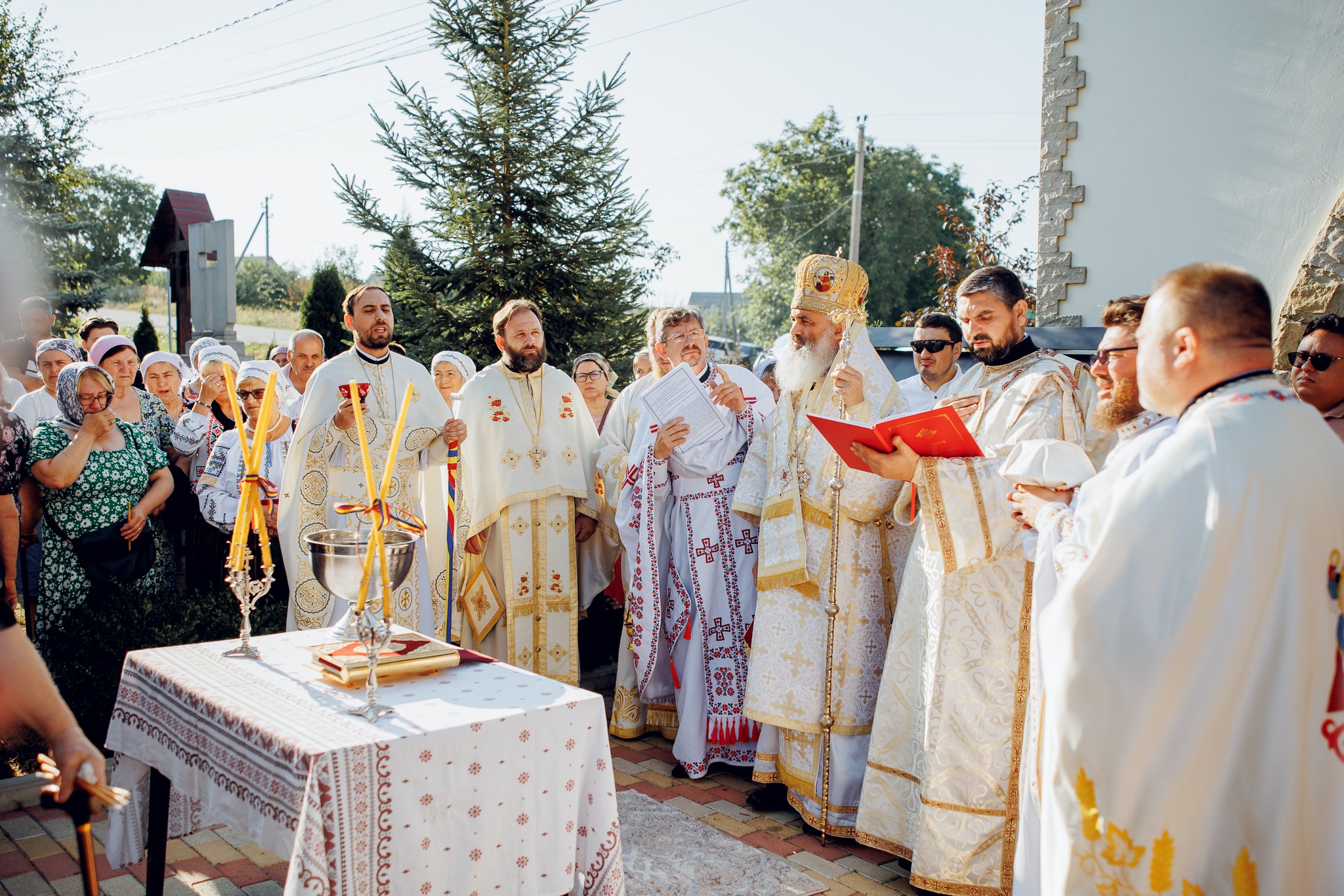 Slujba de târnosire a bisericii „Sfântul Ierarh Nicolae” – un moment de mare împlinire pentru credincioșii din Peresecina
