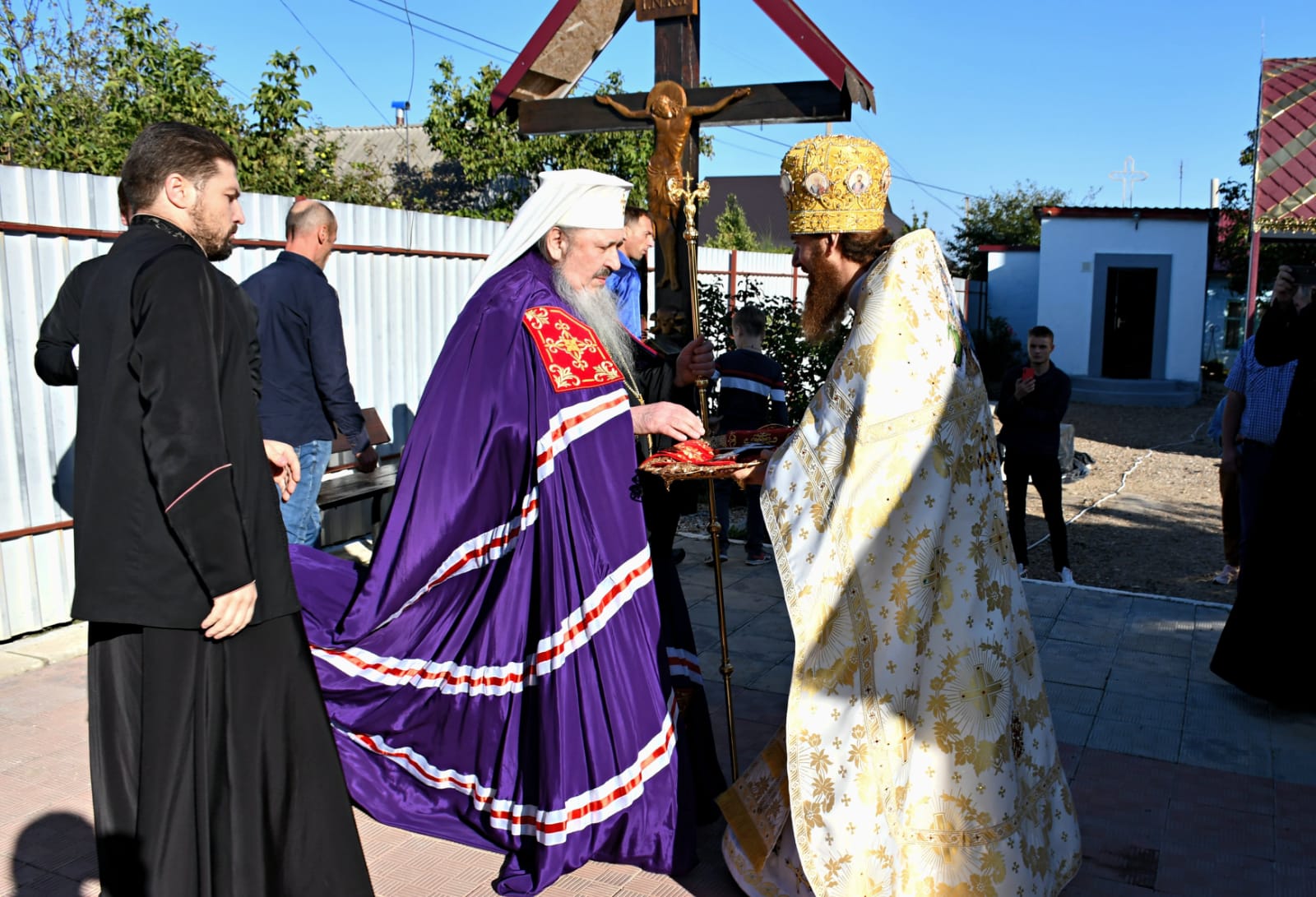 Bucurie duhovnicească la Ștefan Vodă: ÎPS Petru a oficiat Sfânta Liturghie în Parohia „Sf. Mucenițe Vera, Nadejda, Liubov și Sofia” din IP Căpșuna