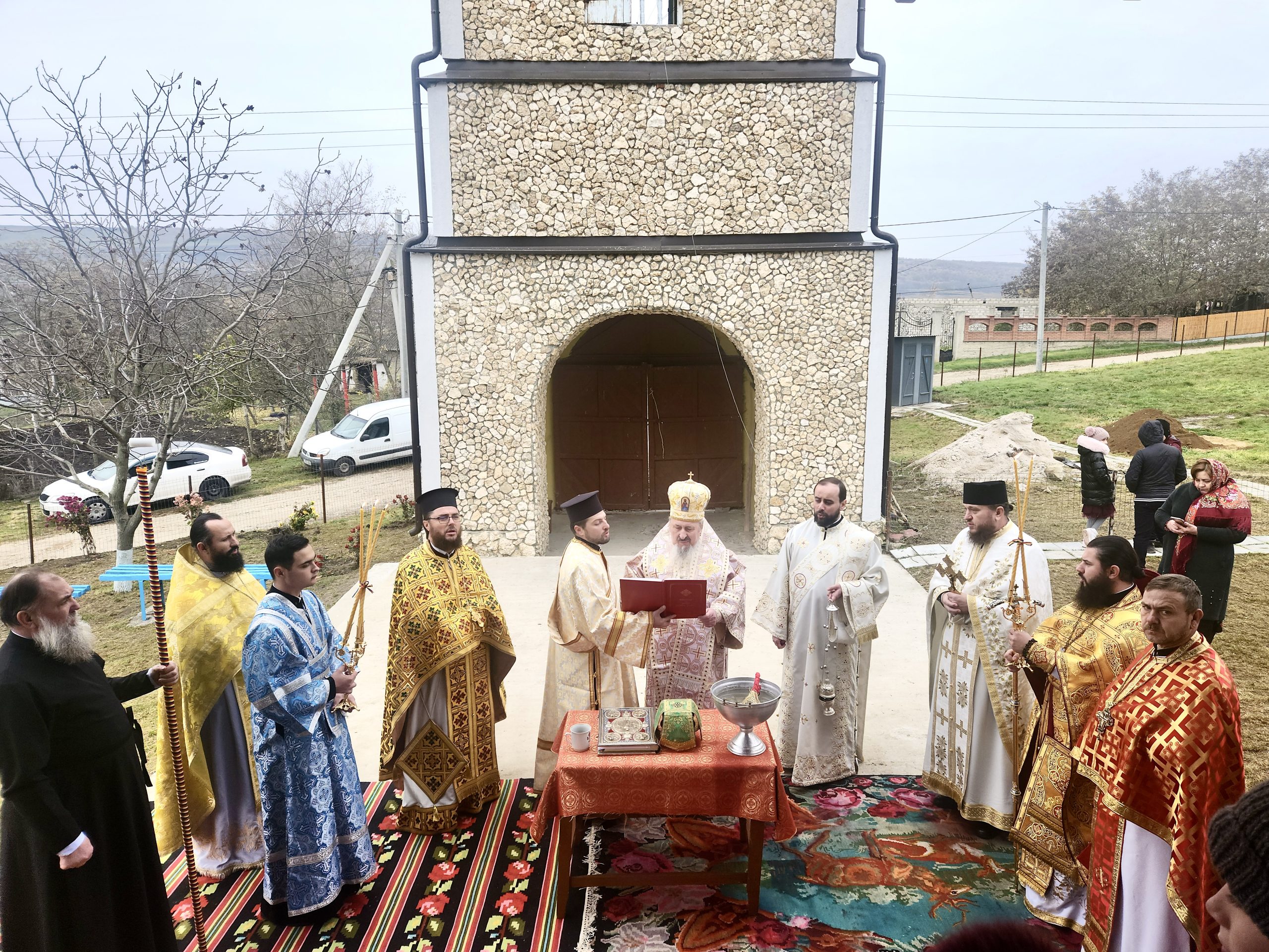 Sfințirea bisericii „Sfântul Mare Mucenic Dimitrie” din Ghiduleni – o zi istorică pentru comunitate
