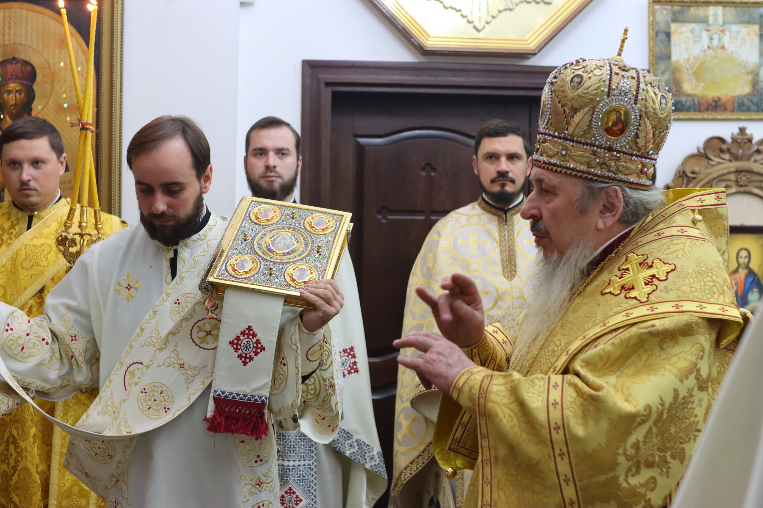 Liturghie arhierească și Hirotonie întru preot la Paraclisul Mitropolitan „Sfântul Ioan Teologul” din Chișinău