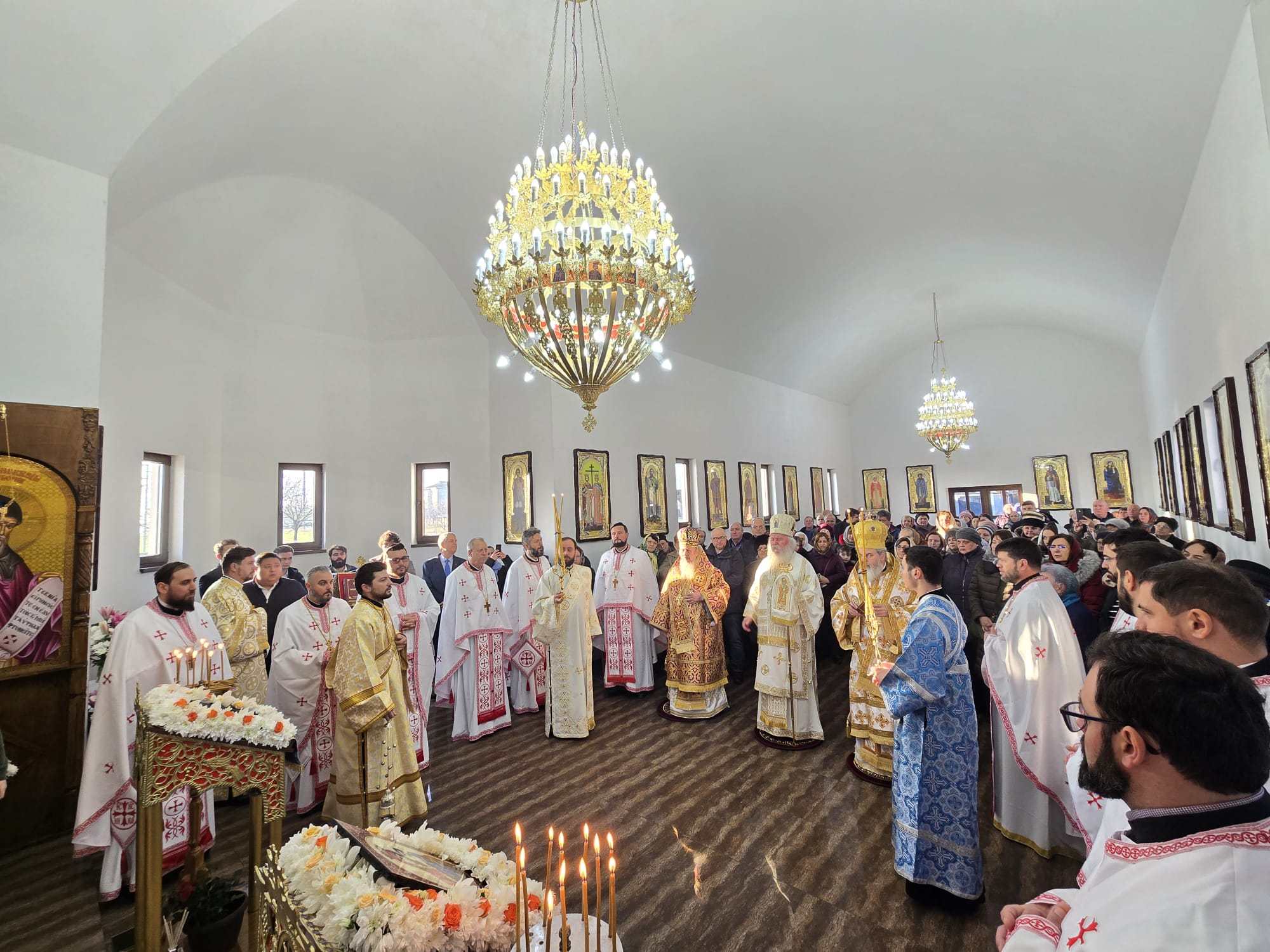 Trei ierarhi români aduc binecuvântarea unității la Ungheni, în cinstirea Sfântului Ierarh Iosif cel Milostiv