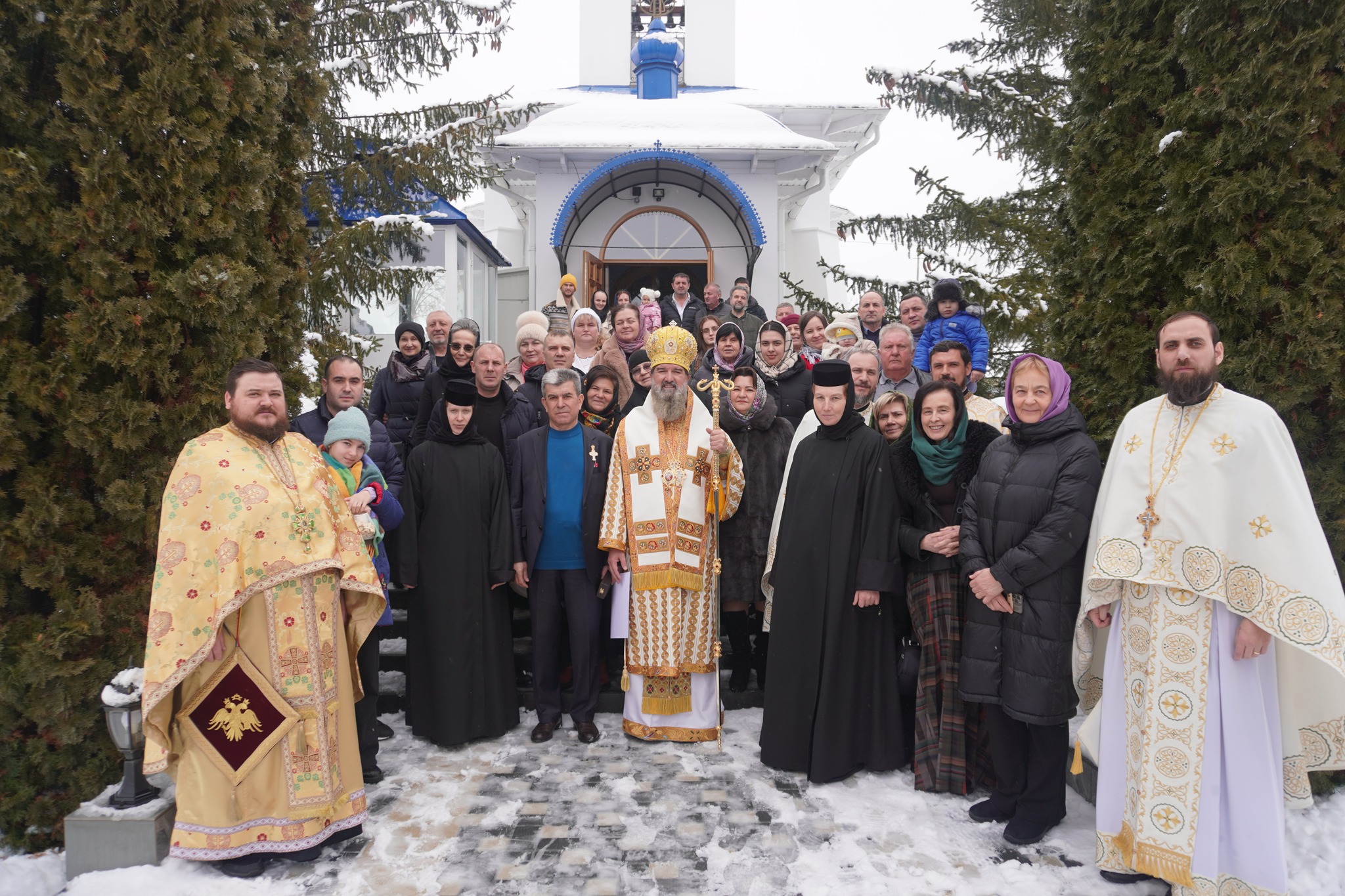 Mănăstirea Ulmu și-a cinstit ocrotitorul, Sfântul Teodor Tiron, în prezența Preasfințitului Nectarie de Bogdania