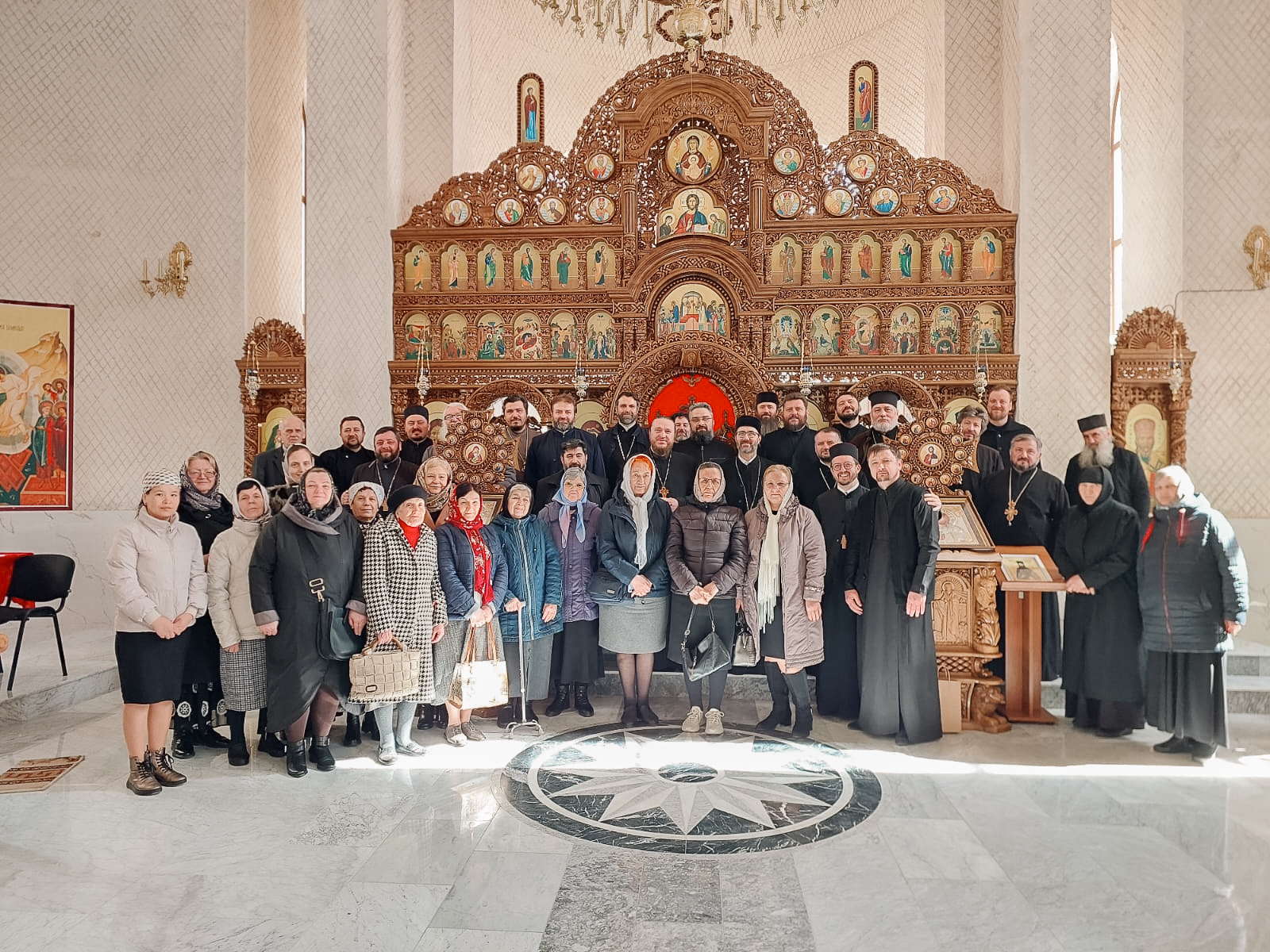 Comuniune euharistică și dialog pastoral între preoții Protopopiatelor Chișinău și Iași-II, la Biserica „Sf. Ioan Iacob Hozevitul”