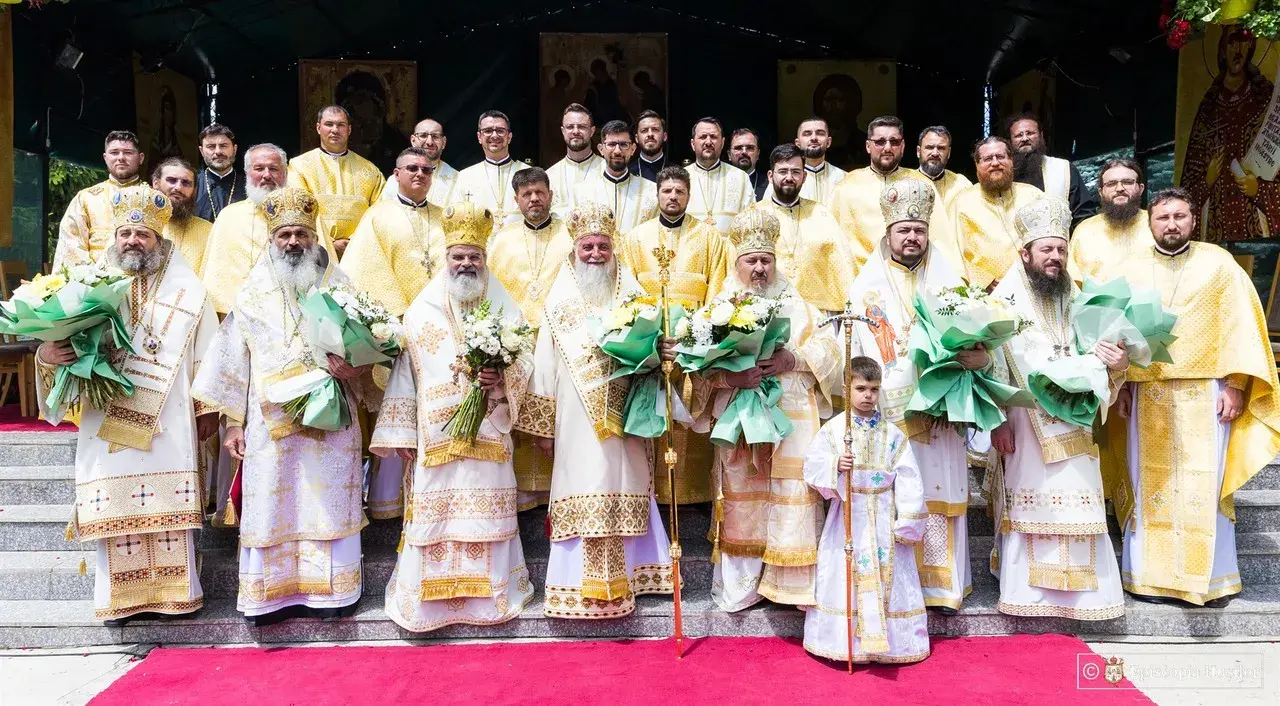 ÎPS Mitropolit Petru, prezent la sărbătoarea Sfinților Apostoli Petru și Pavel la Catedrala Episcopală din Huși