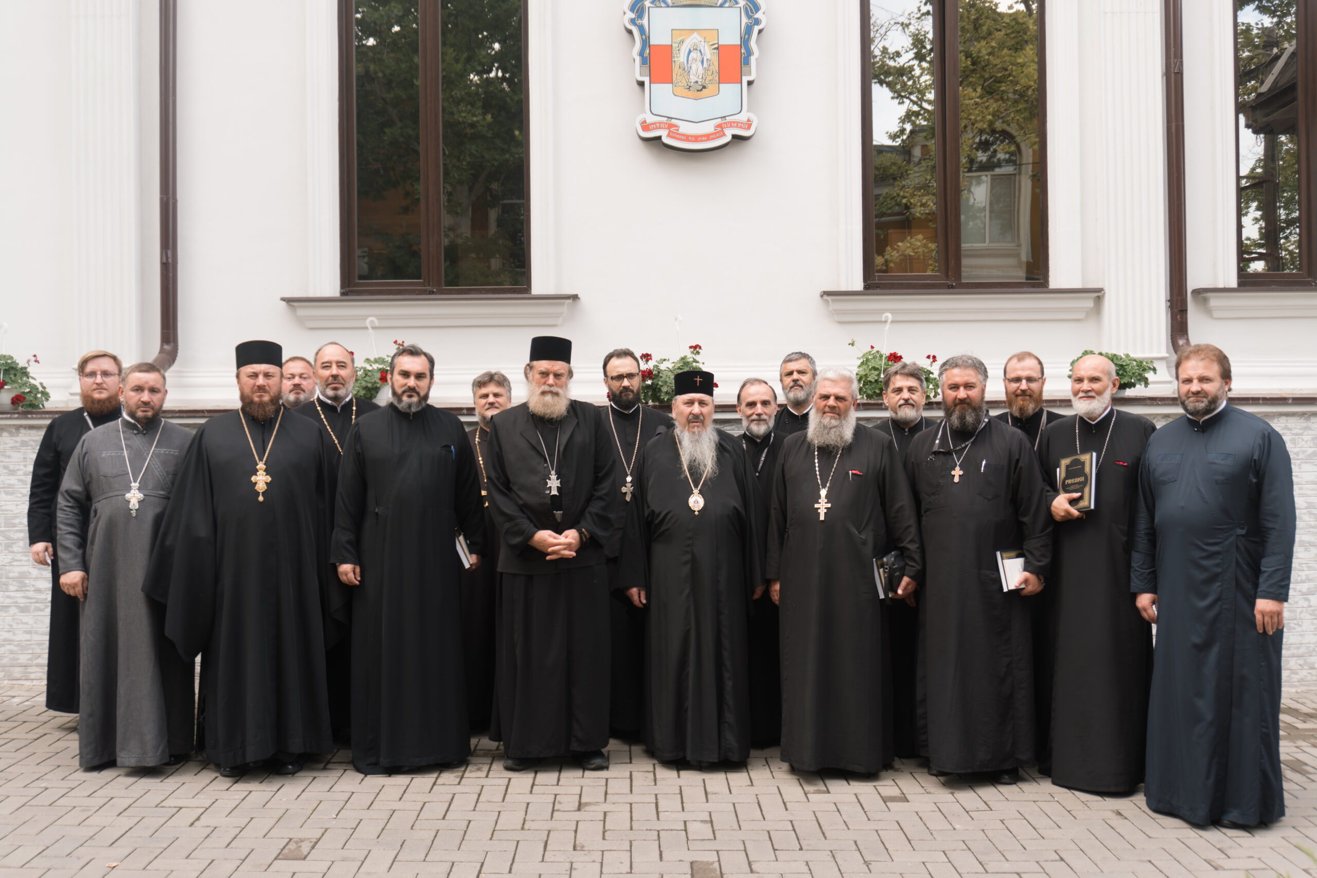 Pod de rugăciune și misiune: Vizită oficială a unei delegații din Arhiepiscopia Iașilor în Mitropolia Basarabiei