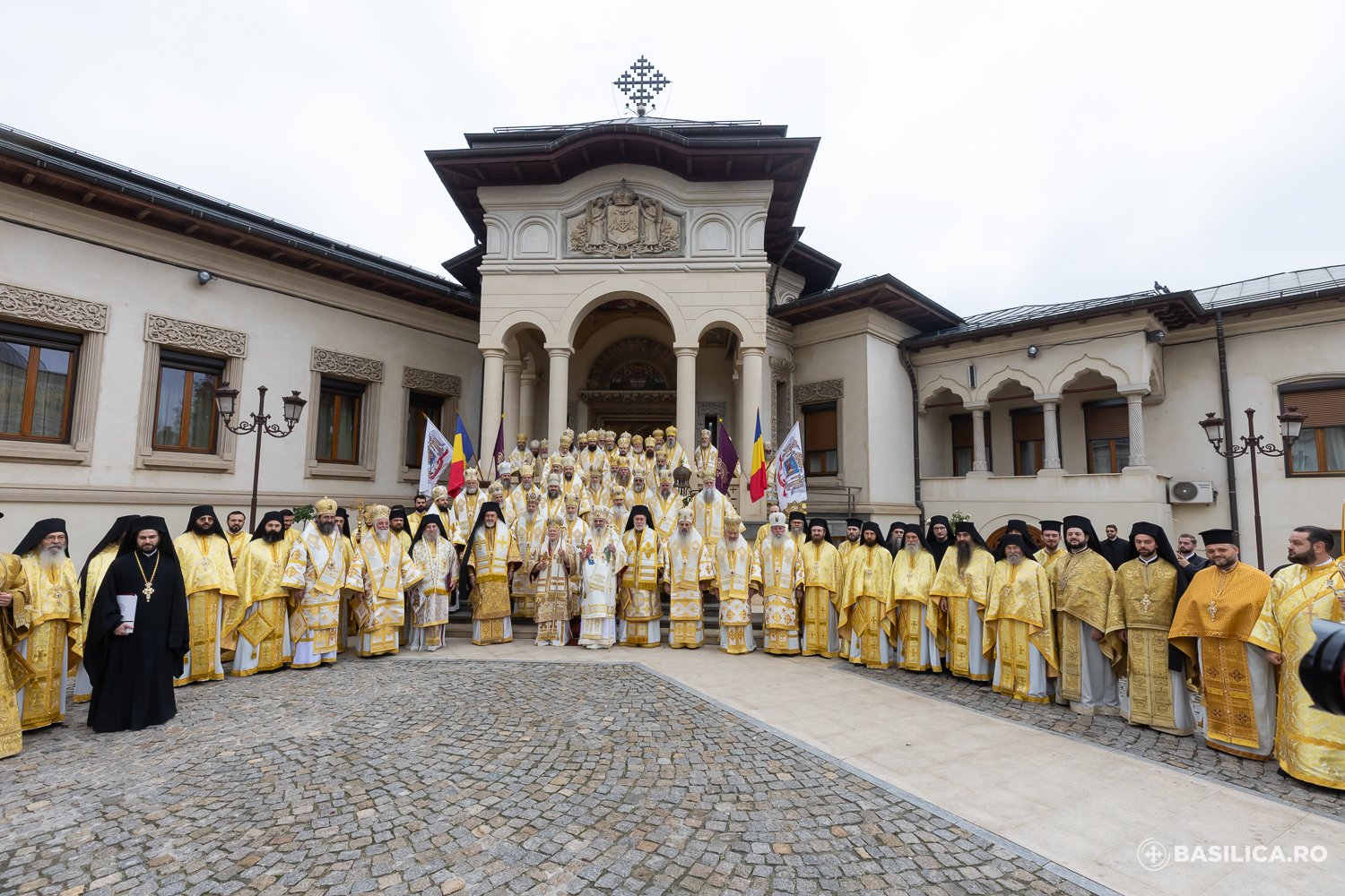 Ierarhii Mitropoliei Basarabiei, alături de Patriarhul României și Patriarhul Ecumenic la hramul Sfântului Cuvios Dimitrie cel Nou