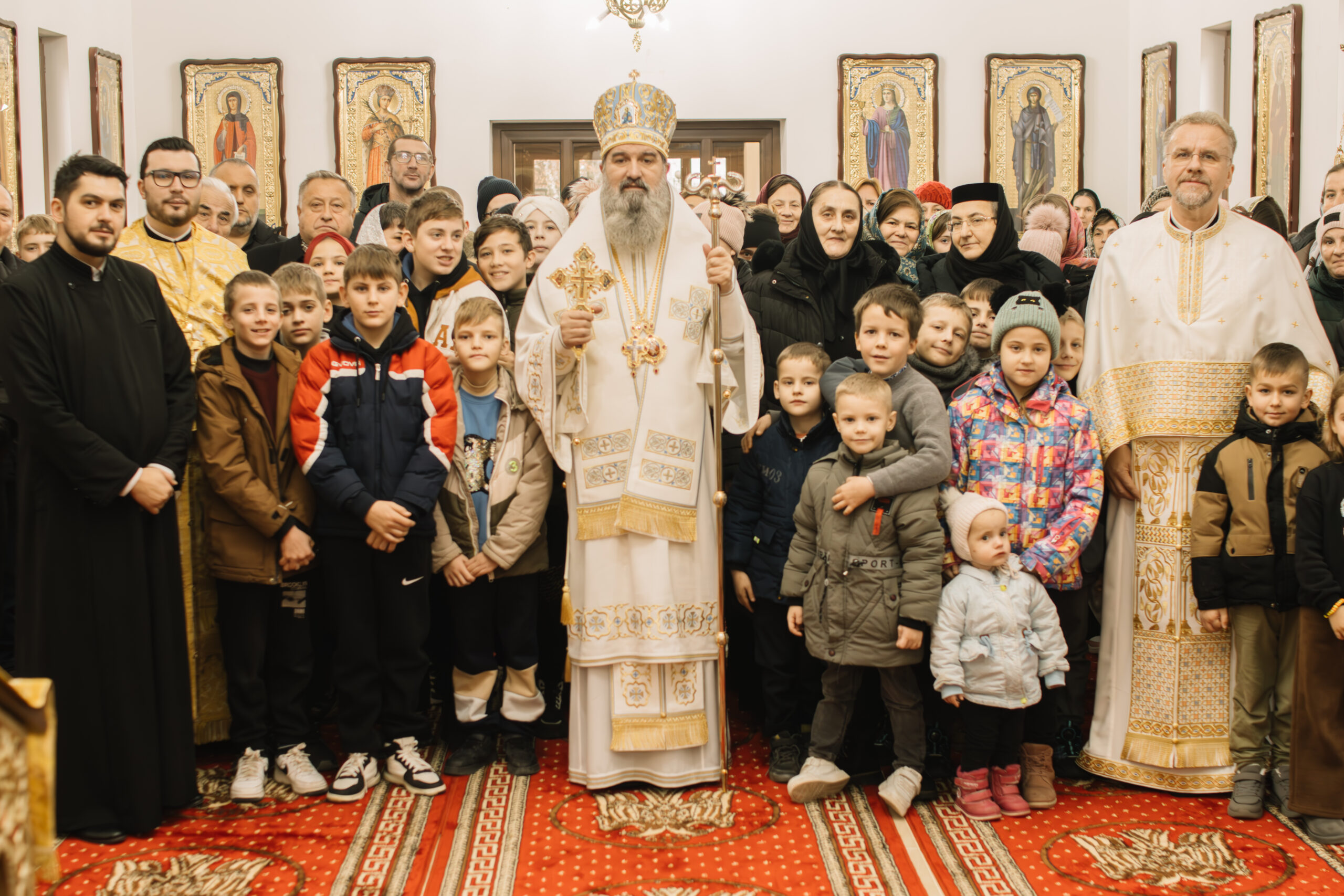 Daruri și bucurii pentru 100 de familii din Sculeni, la prăznuirea Sfintei Mucenițe Filofteia