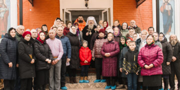 Mitropolitul Basarabiei în mijlocul credincioșilor din Parohia „Sfânta Cuvioasa Parascheva” Bozieni, la începutul Postului Mare