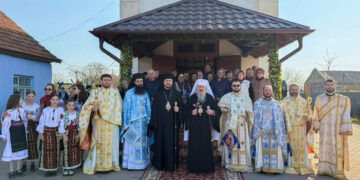 Sărbătoare arhierească la Slobozia Mare: ÎPS Petru și PS Veniamin împreună în rugăciune cu comunitatea parohială