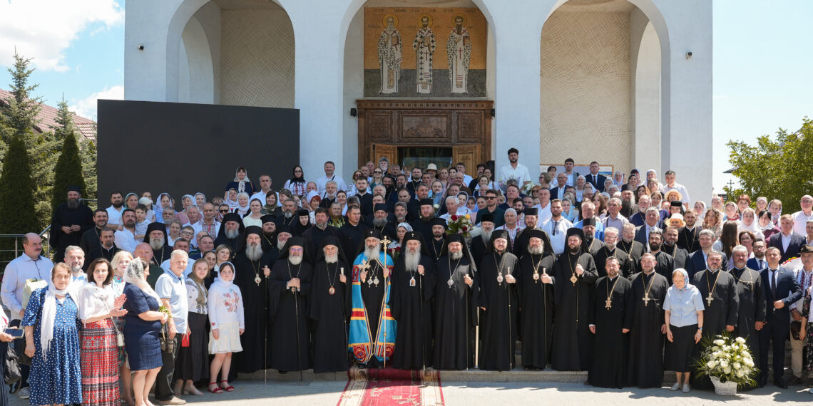 Mitropolia Basarabiei are un nou întâistătător: Înaltpreasfințitul Părinte Antonie a fost întronizat Arhiepiscop al Chișinăului, Mitropolit al Basarabiei și Exarh al Plaiurilor