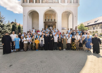 Mitropolitul Antonie a binecuvântat comunitatea Parohiei „Sfinții Trei Ierarhi”: „În mâinile lui Hristos, puținul dobândește măsura Împărăției lui Dumnezeu”