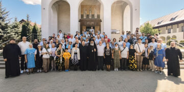 Mitropolitul Antonie a binecuvântat comunitatea Parohiei „Sfinții Trei Ierarhi”: „În mâinile lui Hristos, puținul dobândește măsura Împărăției lui Dumnezeu”
