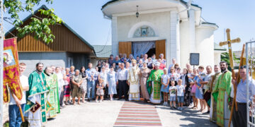 Hramul Parohiei Vărvăreuca, sărbătorit prin Sfânta Liturghie arhierească: Mitropolitul Antonie a vorbit despre familia creștină și chemarea fiecărui om la sfințenie