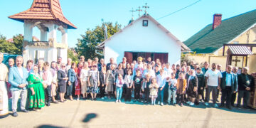 Liturghie arhierească și bucurie duhovnicească în Parohia „Sfinții Martiri Brâncoveni” din orașul Codru