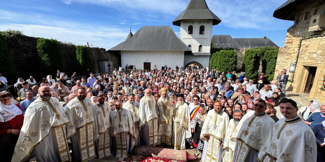Mitropolitul Antonie a slujit la hramul Mănăstirii Hadâmbu, așezământ care sprijină statornic comunitățile din Basarabia