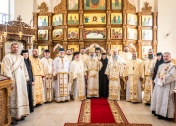 La un veac de la punerea temeliei, Mitropolitul Antonie a târnosit biserica de la Chirilovca, încununând lucrarea ctitoricească a Mitropolitului Visarion Puiu