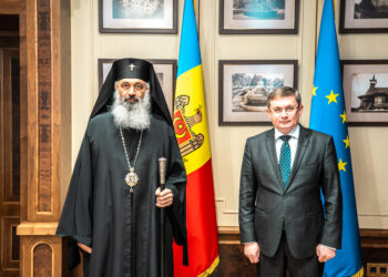 Mitropolitul Antonie s-a întâlnit cu președintele Parlamentului Republicii Moldova: dialog bisericesc, recuperarea patrimoniului și recunoașterea victimelor represiunii sovietice