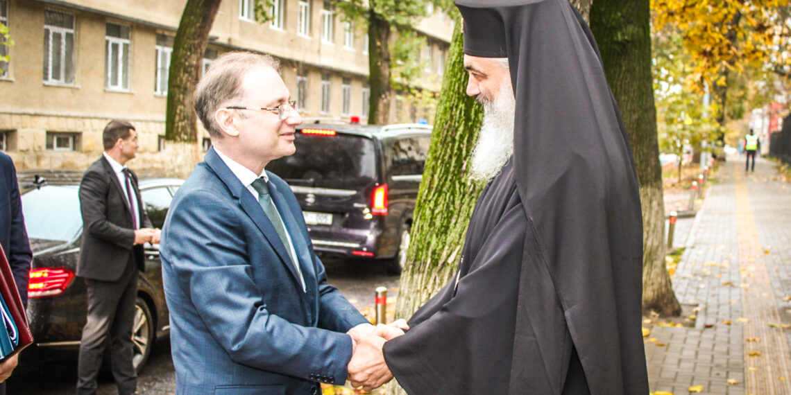 Sprijinul României pentru Mitropolia Basarabiei, în centrul întrevederii dintre Mitropolitul Antonie și premierul Luca Niculescu